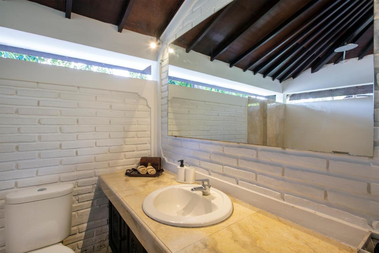 Villa Lunacasa, Modern Comfort In Balinese Style, 500m To Beach Seminyak (Bali)